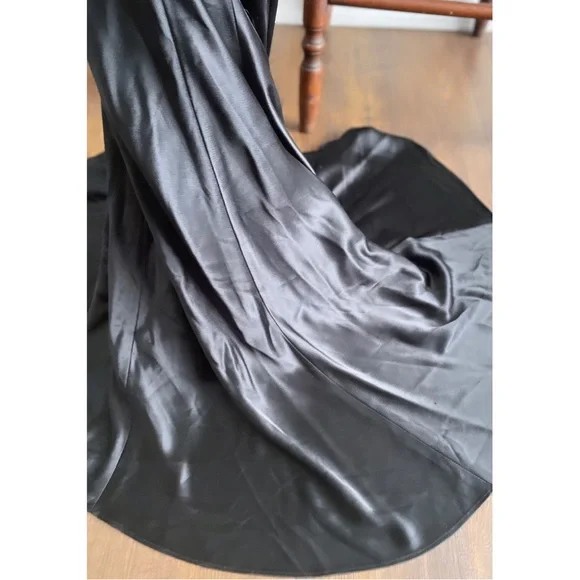 Black VTG Gown SOLD❗️ - Picture 3 of 5
